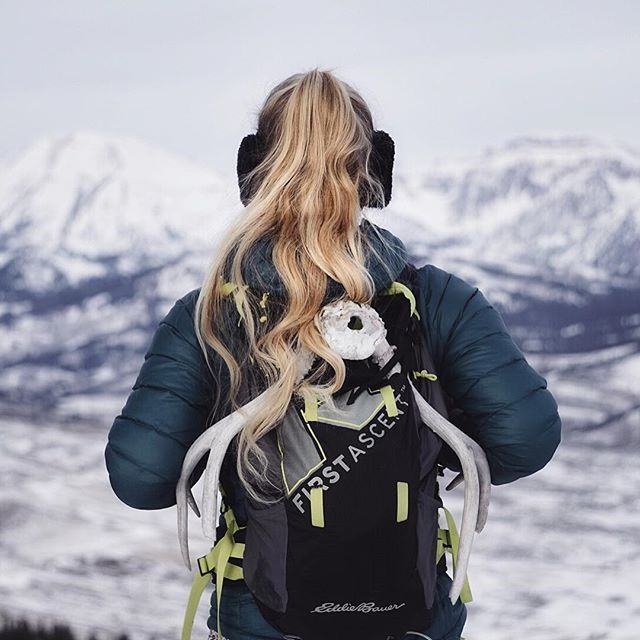 eddiebauer's tweet photo. This little 4-pointer is now mounted on the hood of a very legit Subaru Outback. #LiveYourAdventure #OuterWhere https://t.co/l3SVfZUfQ9