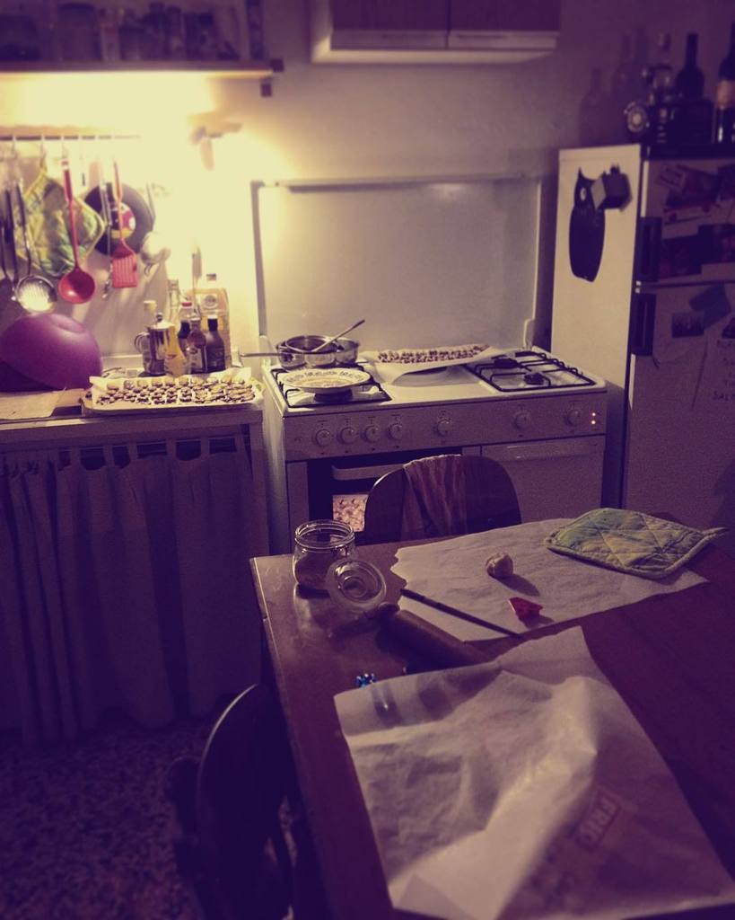 GiuliaSpallino's tweet photo. Ci sto prendendo gusto a chiudermi in casa a cucinare. #cucinare #feste #kitchen #onlycookies #cook #love https://t.co/SODjoQQmwO