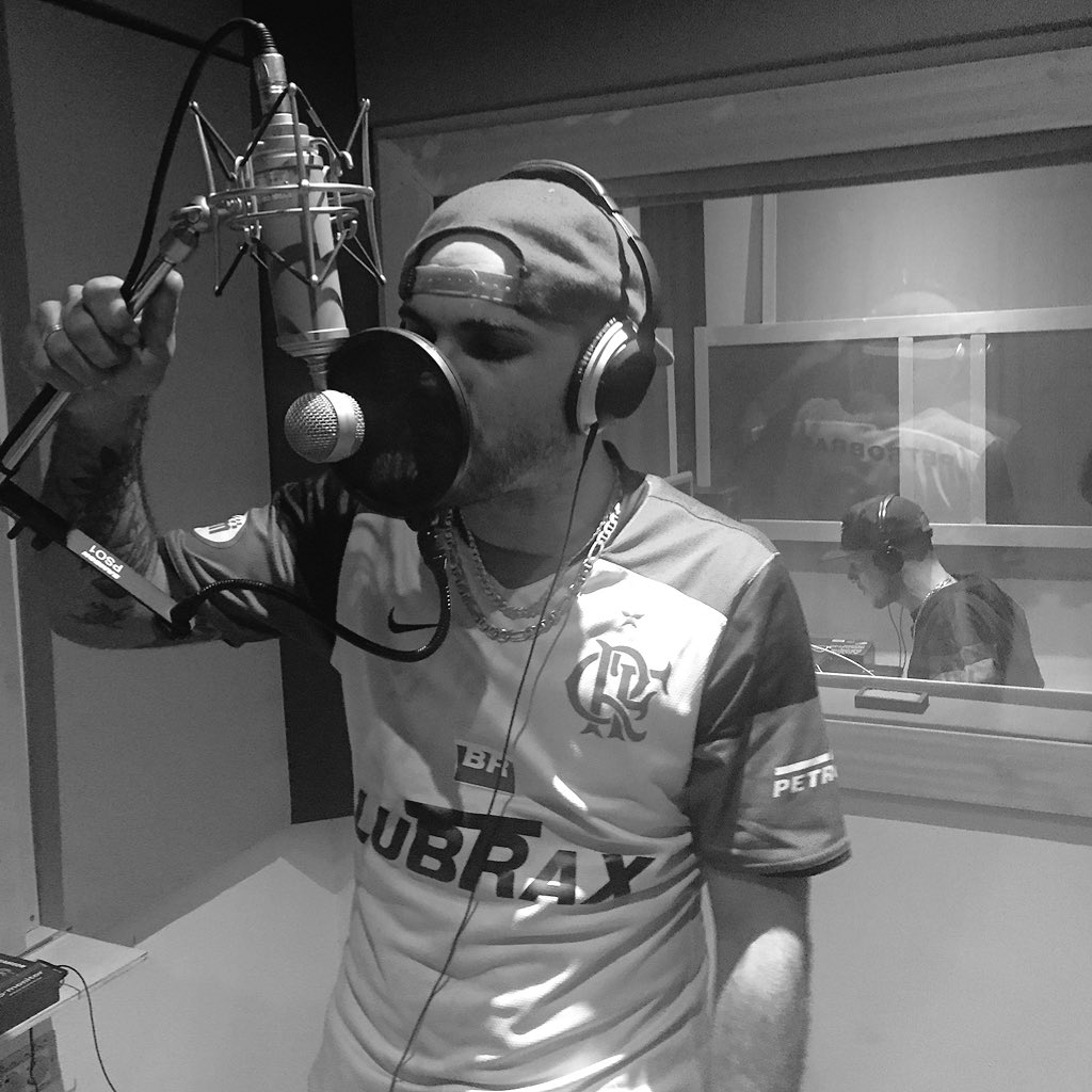 QuartoBlocco's tweet photo. guarda il MakingOf del nuovo mixtape sul nostro canale YouTube #qbplayerz @simonpQB https://t.co/A8yMkBs2dQ