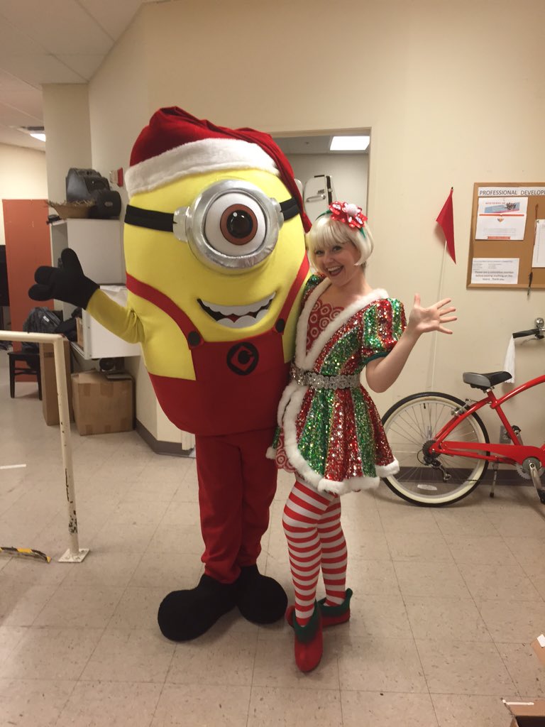 MelissaSchott1's tweet photo. #SymphonyElf hangs out with the coolest peeps ever! #Yuletide @indy_symphony @ISOmusicians #CJ4E #ElfOffTheShelf https://t.co/dpDFdf7K99