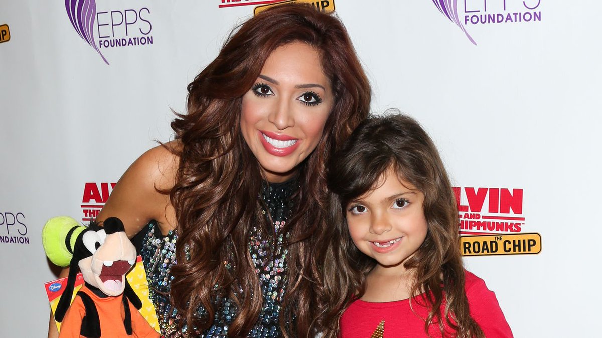 MTVNEWS's tweet photo. Farrah Abraham Reveals She’s Adopting A Child https://t.co/bppHMqbfXb https://t.co/NeQXuIlMzu