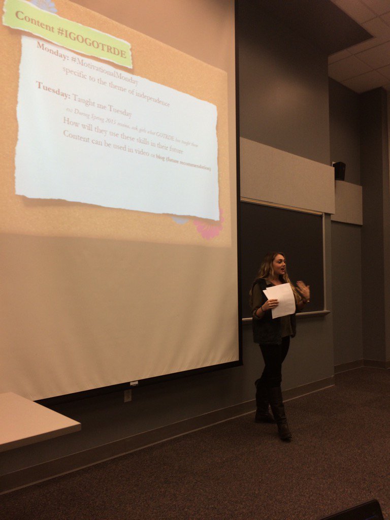 HollyHettinger's tweet photo. .@BcGreen16 working through content plans for @GirlsontheRunDE #smstrategy15 https://t.co/wk3DVcQxdM
