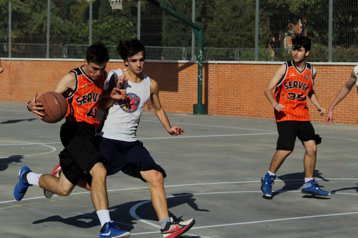 CDBMiguelServet's tweet photo. Galería fotos Juveniles vs @ag_basket: https://t.co/Z7zPY6sONI https://t.co/iQ7zR3gHmo