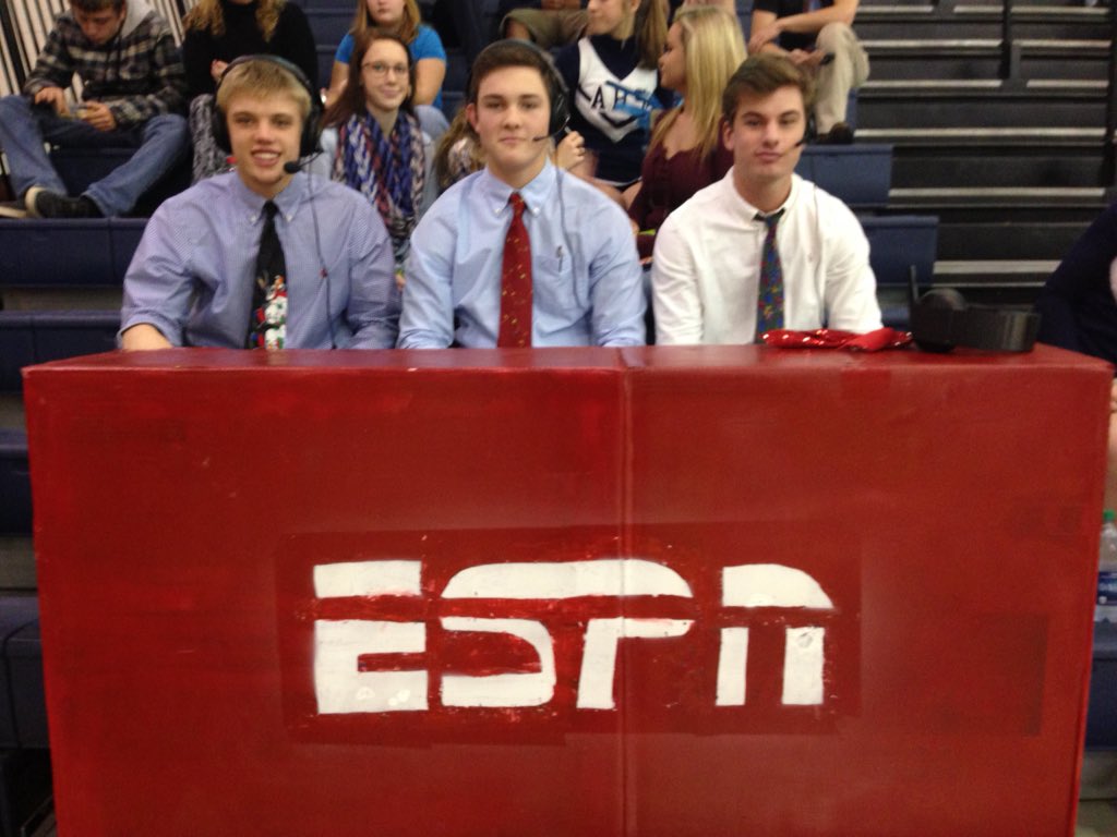 LunchpailD's tweet photo. And ESPN is even making an appearance at this #Abingdon #VirginiaHigh game. #FalconFrenzies #Falcons https://t.co/dGf7vFZTMP