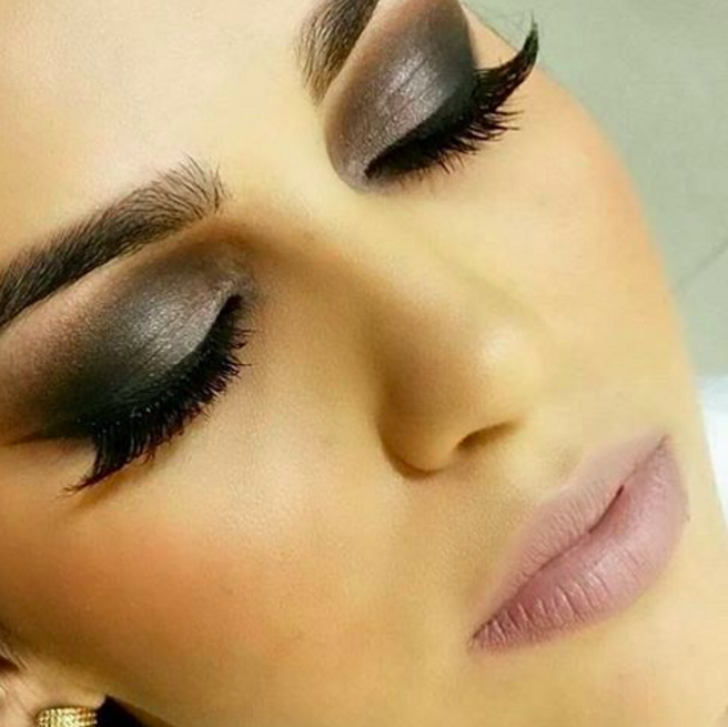 makeupdesignory's tweet photo. We love this shimmery lid, created with #MUDShop! https://t.co/U61U8e39kZ https://t.co/icjdNLXRLX