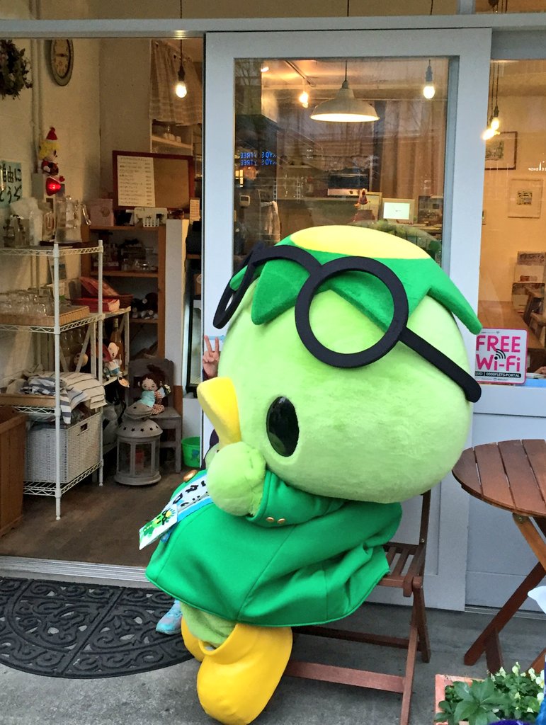 Moro Chang 咲花カフェさんで ひと休みだす 嫁写 二元中継 T Co Ql7c1a54jz Twitter