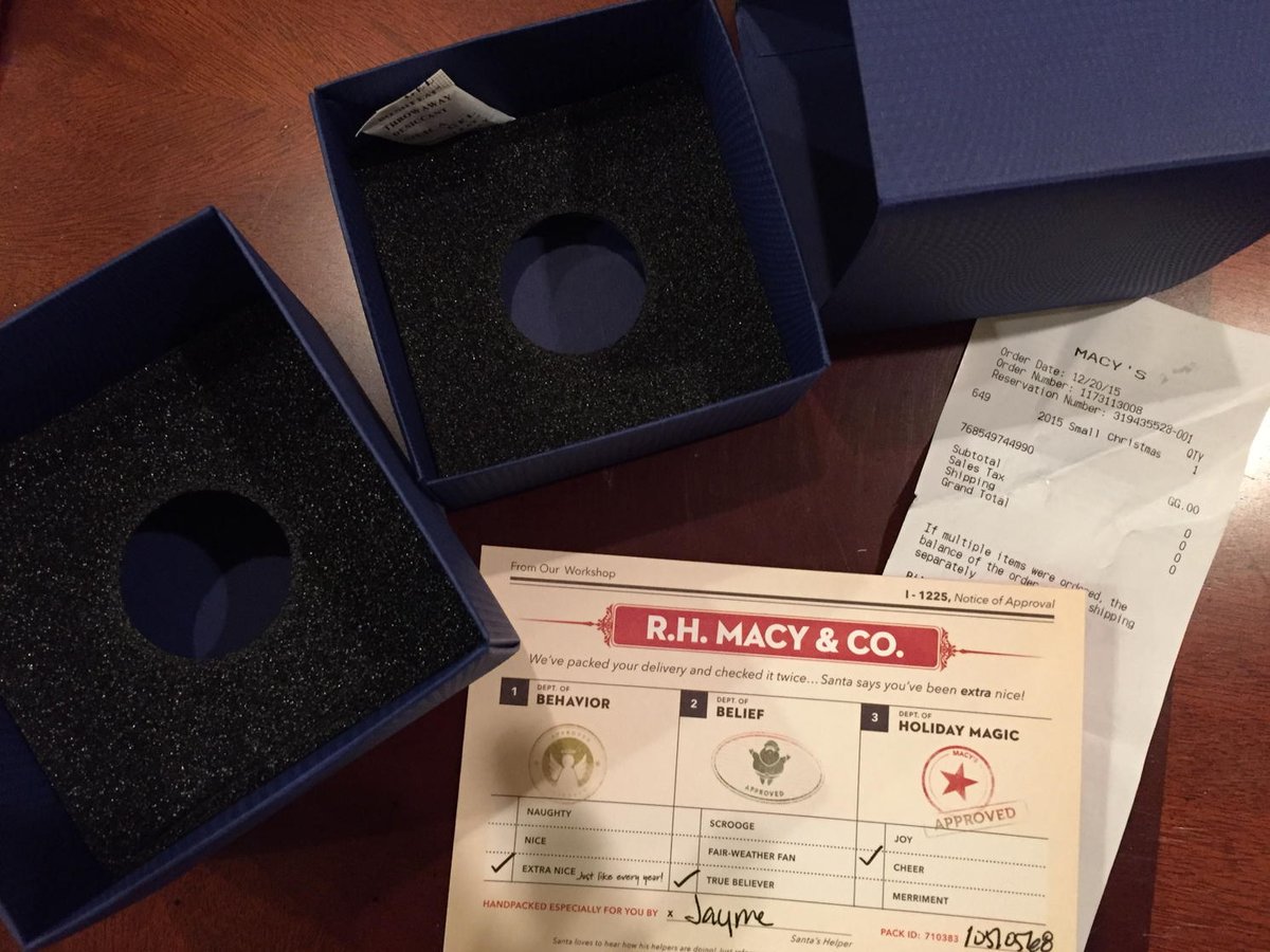 GeorgeLeoneSr's tweet image. @Macys was there a dispute with Santa this year?  #holidaymagic #qualitycheckfail #emptybox