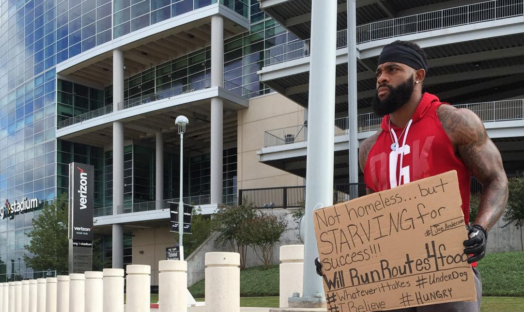 espn's tweet photo. After standing outside a stadium looking for work, Joe Anderson has signed an NFL contract: https://t.co/LsPJjSudU2 https://t.co/wbbS6a3d37