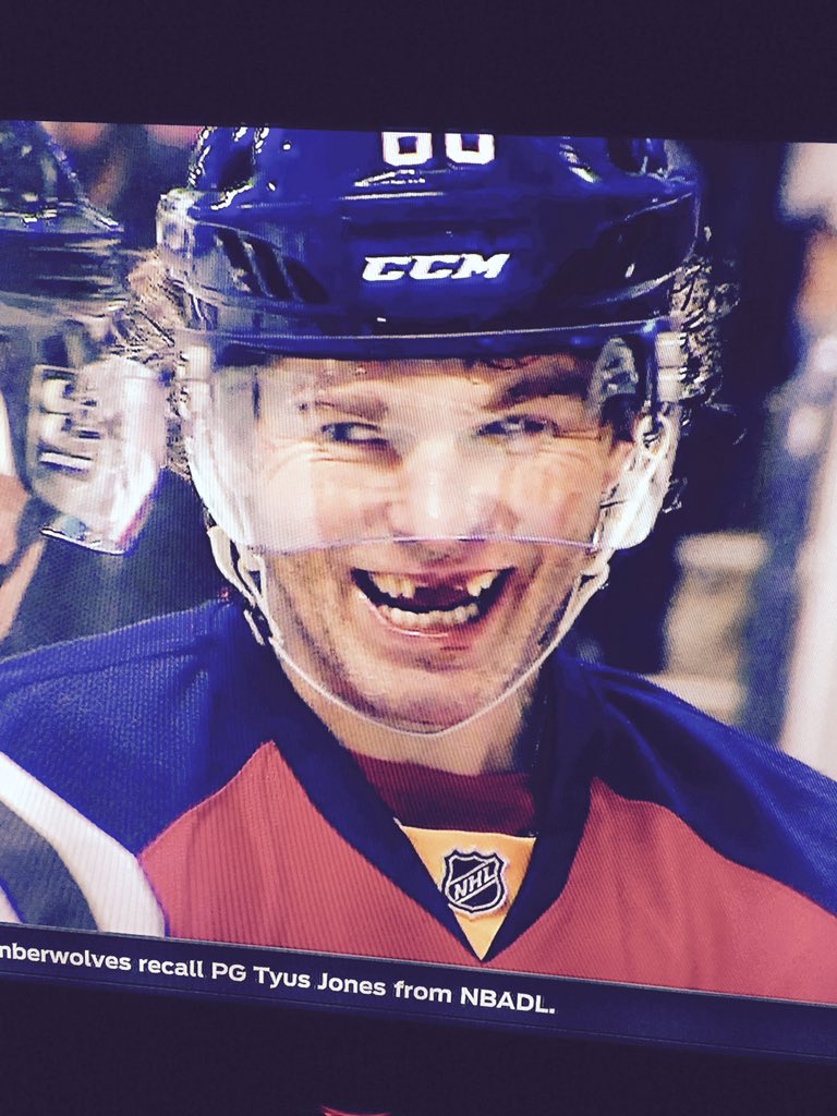 A Jagr Christmas, 2015 style: Getting four new teeth, giving a really big  TV – jagrometer
