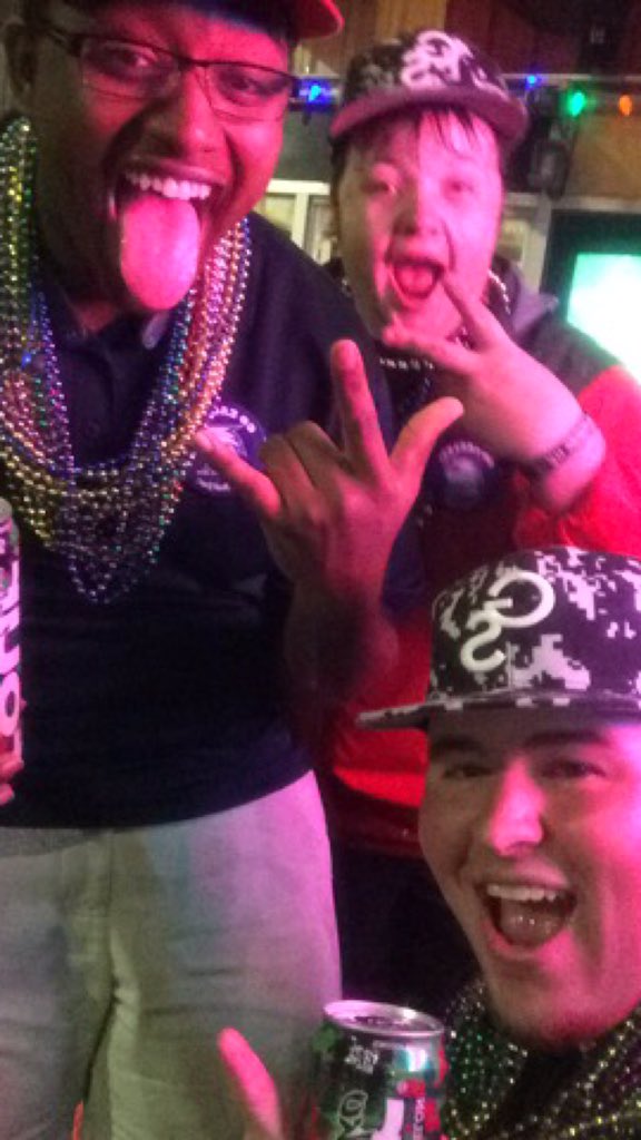 kevindbreslin's tweet photo. Bourbon street with the bros!! #GoEaglesGoDaddy @Franklin52GSU @anthony0426 https://t.co/QeEGt8Ut5q