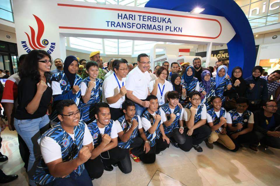 GohHweeHwa's tweet photo. ThrowBack April 2015 #BSKN turut hadir ke Hari Terbuka #TransformasiPLKN @kp_jlkn @MZul2677 @zeekay15 https://t.co/QdSsmyfFqD