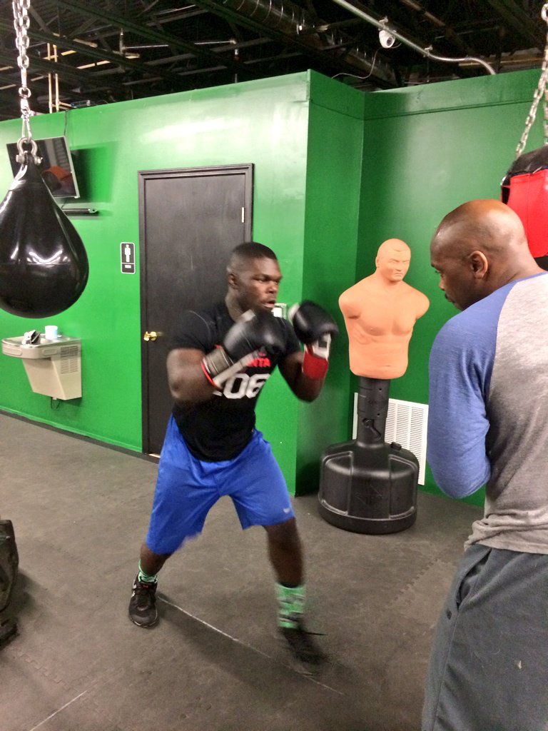 KurtTaylorRb2's tweet photo. Preparing for the @RisingSeniors  and the @TheOpening . Sometimes you have to fight for what you want in your Life. https://t.co/oNiHfkOkse
