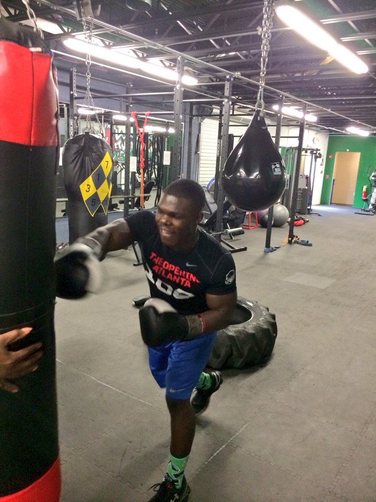 KurtTaylorRb2's tweet photo. Preparing for the @RisingSeniors  and the @TheOpening . Sometimes you have to fight for what you want in your Life. https://t.co/oNiHfkOkse