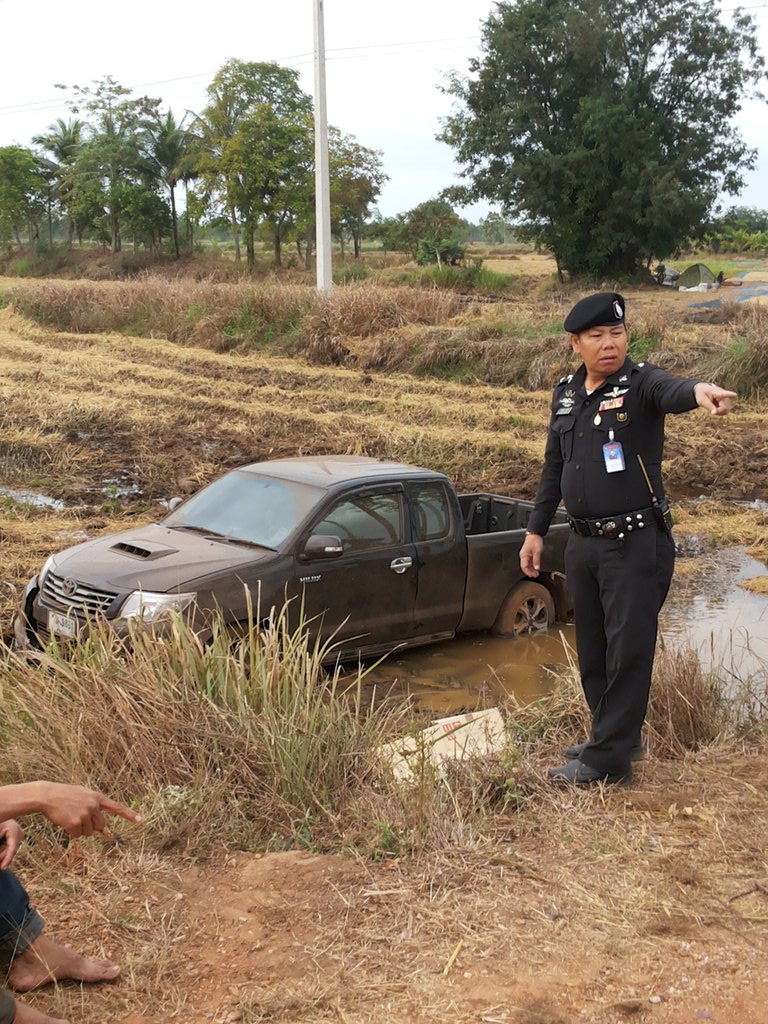 Nuch2258's tweet photo. @DrRak @tri333 @PoliceTV_tv @ning_saisawan @js100radio ถ.แชร์ออ/วัฒนา พท.เกษตรกร ถนนรื่นต้องขับช้าๆนะ #ตำรวจสระแก้ว https://t.co/4lh5opjhUX