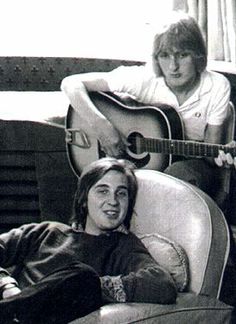 Anthony Phillips & Mike Rutherford, Tony Banks, Peter Gabriel
Happy Birthday to Mr.Ant. 