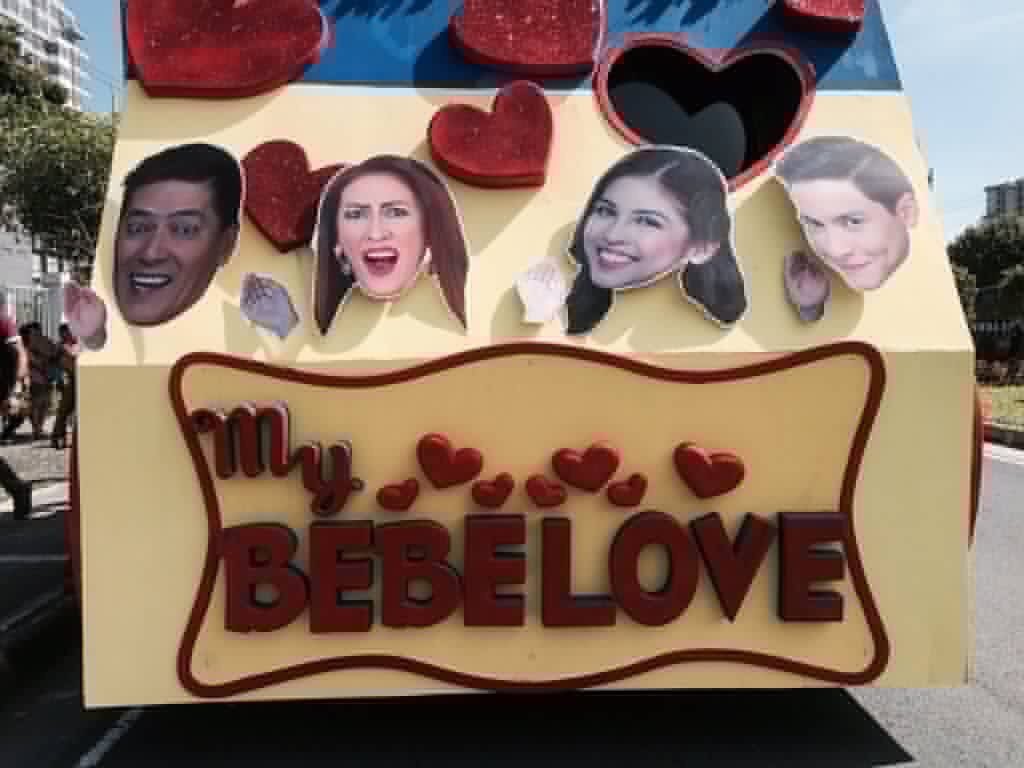 mmffofficial's tweet photo. Retweet If you're supporting the float of My Bebe Love! @mainedcm #MMFF2015paradeofstars #ALDUBMyBebeLoveParade https://t.co/GaMu0xZbBI