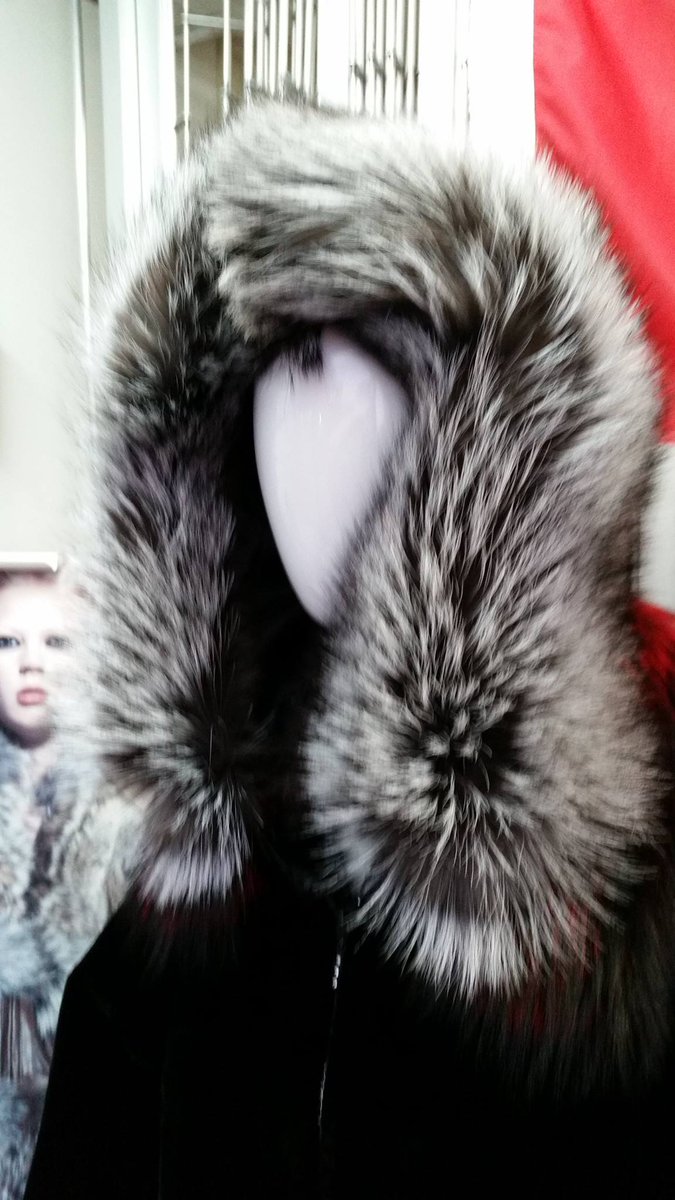 lylescoble's tweet photo. Made this Silver Fox #fur hood trim for a customer. was originally a piece of ugly Faux Fur.  made matching earmuffs https://t.co/p8oQ8kmoyB