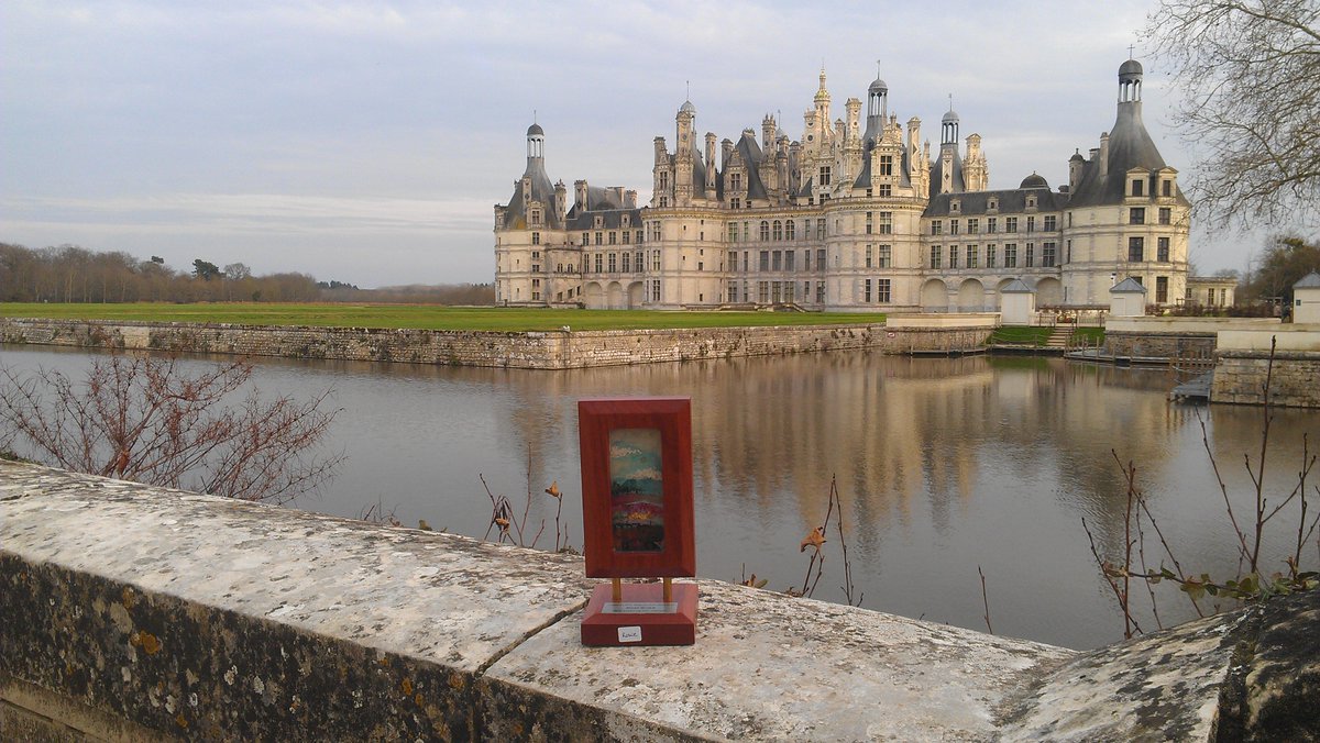 Just ducking into my house to grab a few Rose's to have with lunch. Are you coming for a bite @DeepWoodsWinery?