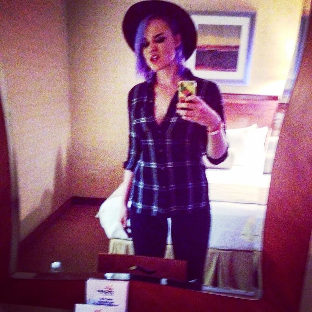 automatichannah's tweet photo. Hotel room selfie. Cause let's win money. #birthdaygirl #beginnersluck #centralcity #color… https://t.co/f7ChbFefRA https://t.co/WQ8tCKUkch
