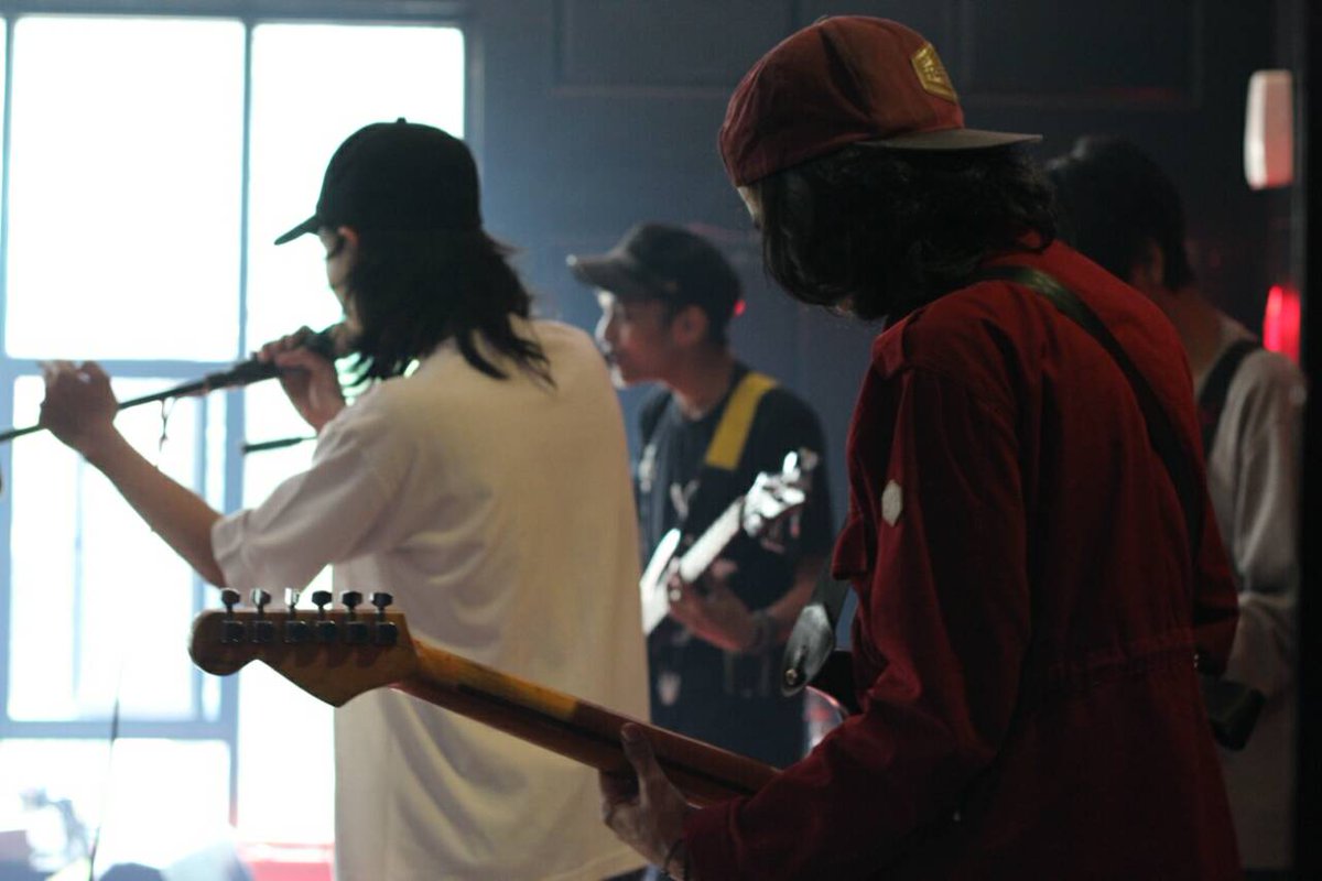 Tengkyu @SuperStresz at Barbarosa Cafe Bdg.. ditunggu yaah event selanjutnya :D #Crottttt