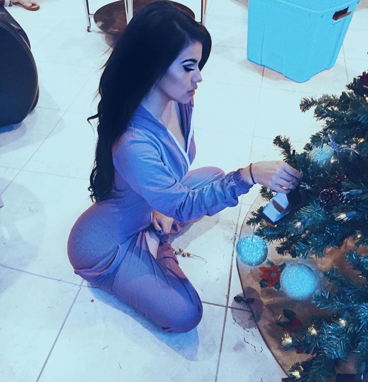 Coming home to this and realizing how blessed you really are. I love you, babygirl. 🎄💜