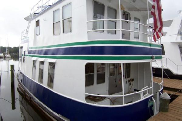 SleepAfloat's tweet image. Name the newest boat in our fleet to win a free night's stay aboard her in Boston this season!