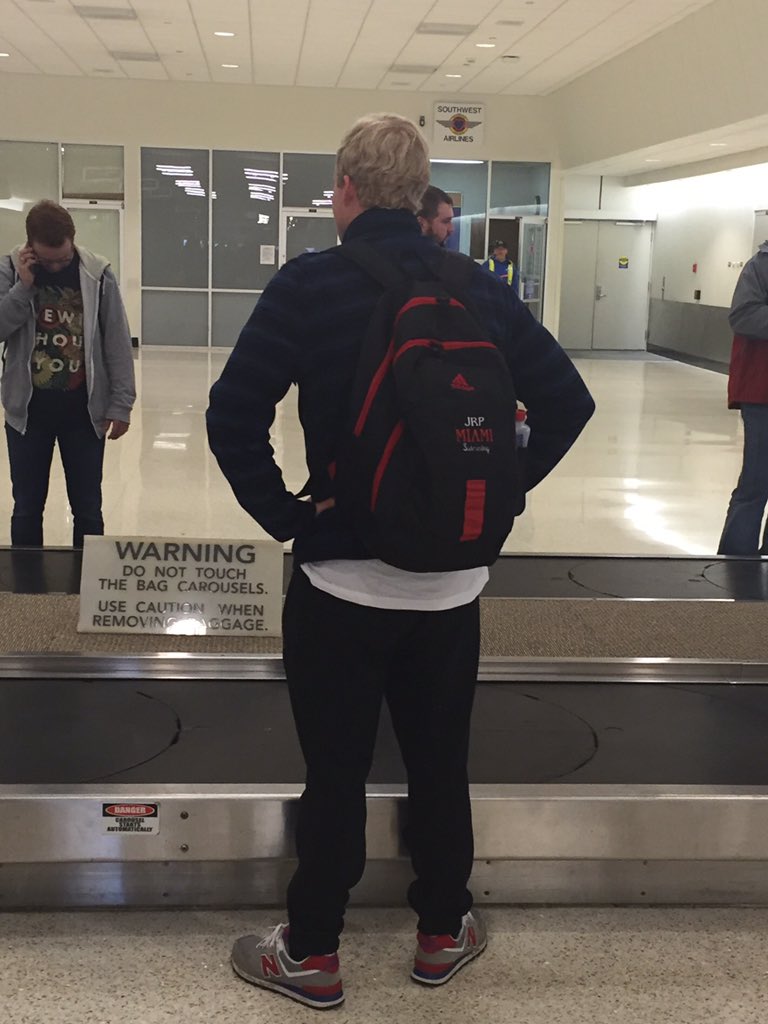 middleprecious's tweet photo. He's home! #jakesback #reunited https://t.co/bmBAM3Fg7n