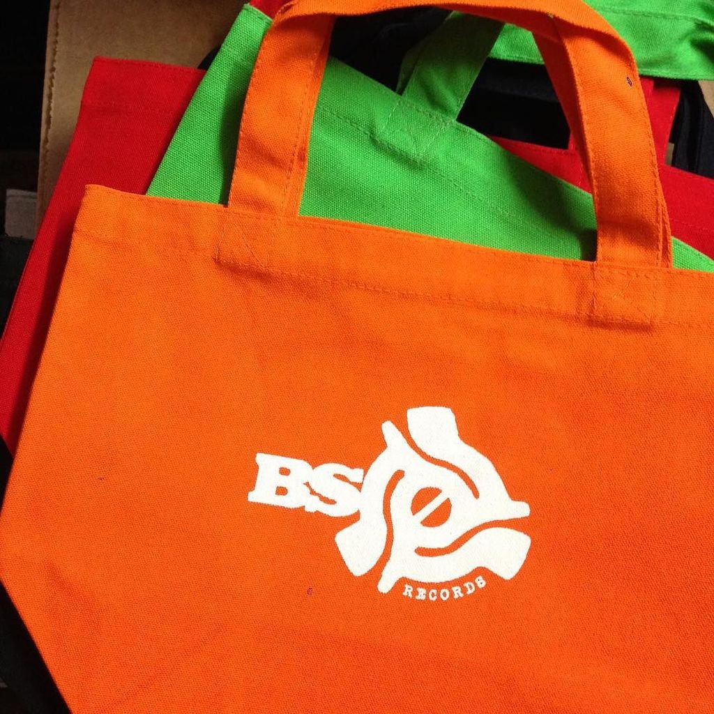 _B_S_0_'s tweet photo. #BS0records #7inch #totebag #BS0 予想以上にナイス♪ https://t.co/4cBal0gF0E