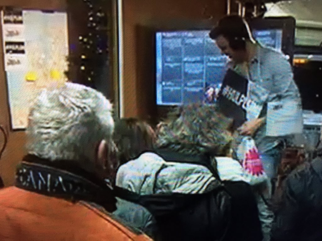 Serious Pins tweet media