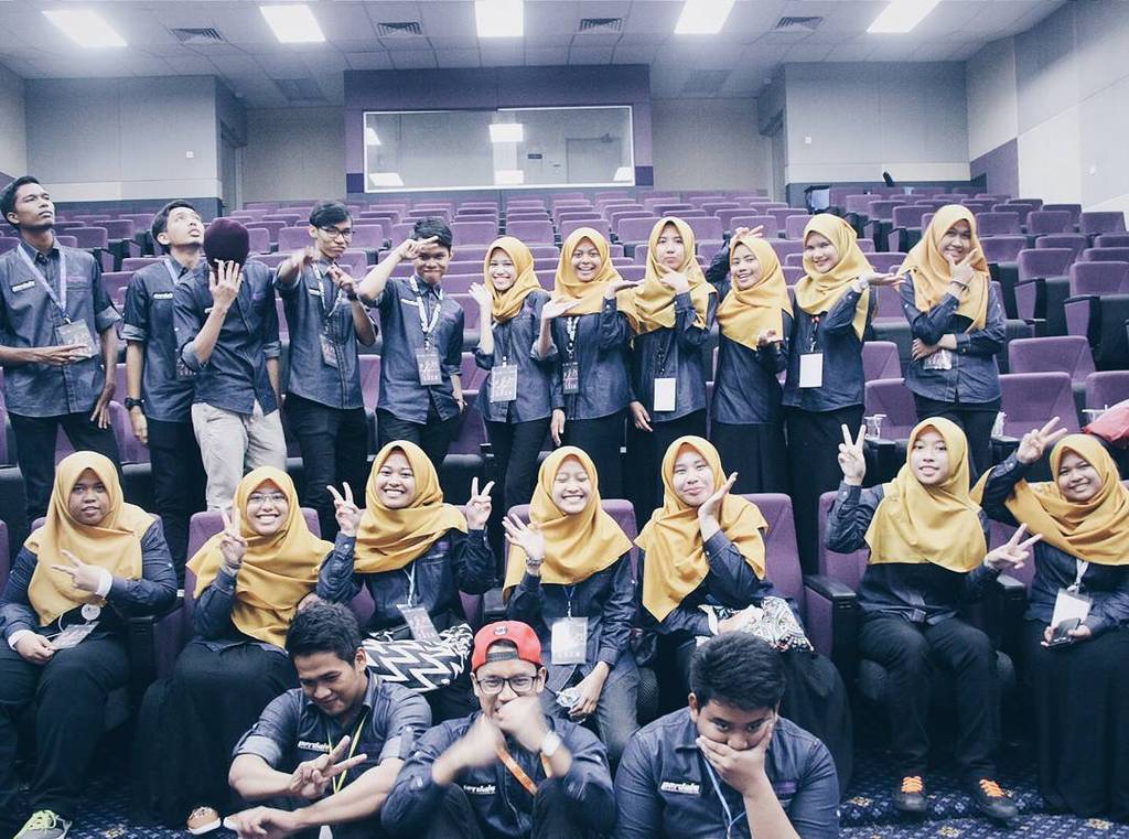 BarcelonaInsta's tweet image. Team yang tak dapat makanan. Apapun, good job guys.

#vscocam #vsco #perdais #teamwork #ig… ift.tt/1YwfgWf