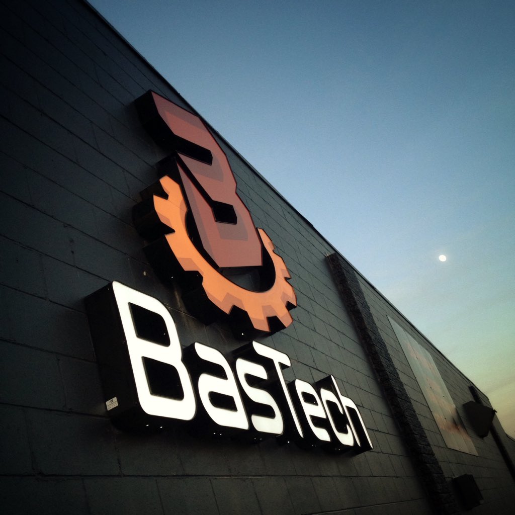 BasTech's tweet image. POPPIN' new sign on I-70. #makingthefuture #3dprinting #madeindayton design-print-manufacture