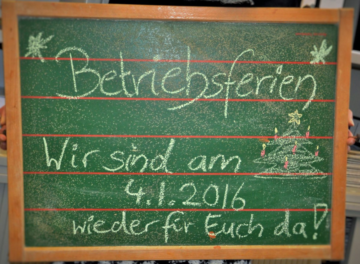 Auch die Pressestelle geht gleich in #Betriebsferien. Ab dem 4.1. sind wir wieder da !#happyxmas und #gutenrutsch https://t.co/6ZakCgCa9w