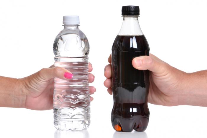 Healthier_Cambs's tweet photo. Swap sugary,fizzy drinks for water,low calorie drinks or pure fruit juices instead #HOtipoftheday #healthieroptions https://t.co/0H4EN2hisc