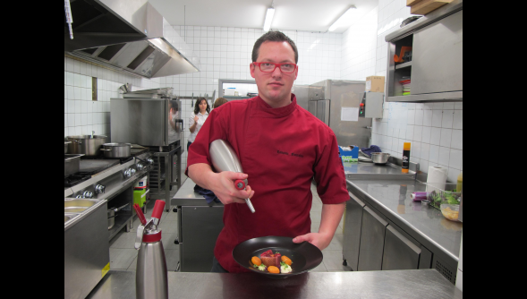 Un repas de #Noël à dix euros par tête? Suivez le chef, à #Anzin. vdn.lv/nM7Mh4