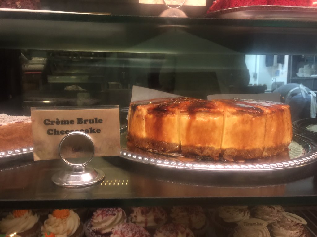 KyleRossXXX's tweet photo. Crème Br��lée Cheesecake 😍 https://t.co/I32YccsGpl