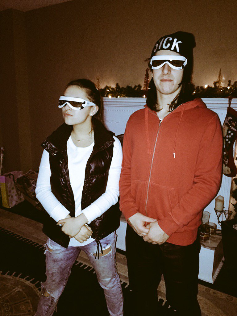 NikkiMele's tweet photo. y'all could nevuh come home from Star Wars 3D and look this dope. #bffbrother #nerdz https://t.co/JclazZcNdN