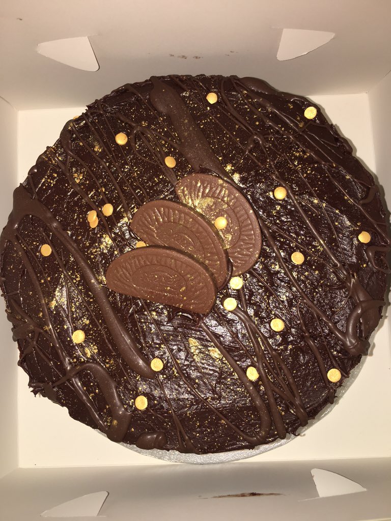 WhitleyDavies's tweet photo. @ky_fletcher I can see where there coming from though.. I'd much rather eat a mug cake than something like this 👀👀 https://t.co/mIrNsSVJ5d