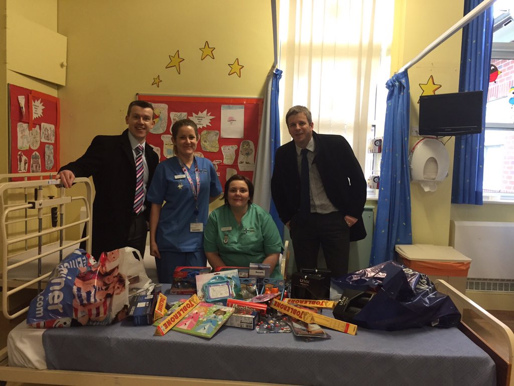 WrexhamRoundTab's tweet image. Delivering presents and chocolate to the Maelor children&apos;s ward @Wrexham. Merry Christmas from WRT