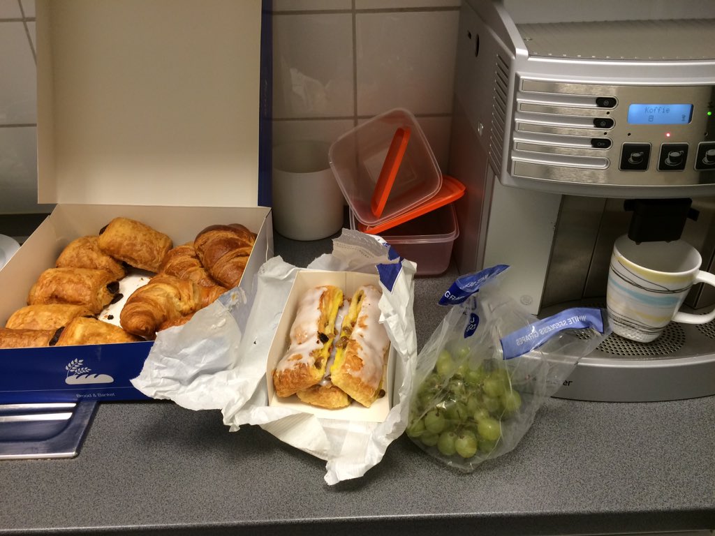 Marjansw's tweet image. Verwend zijn we, rotverwend. #laatstewerkdag2015