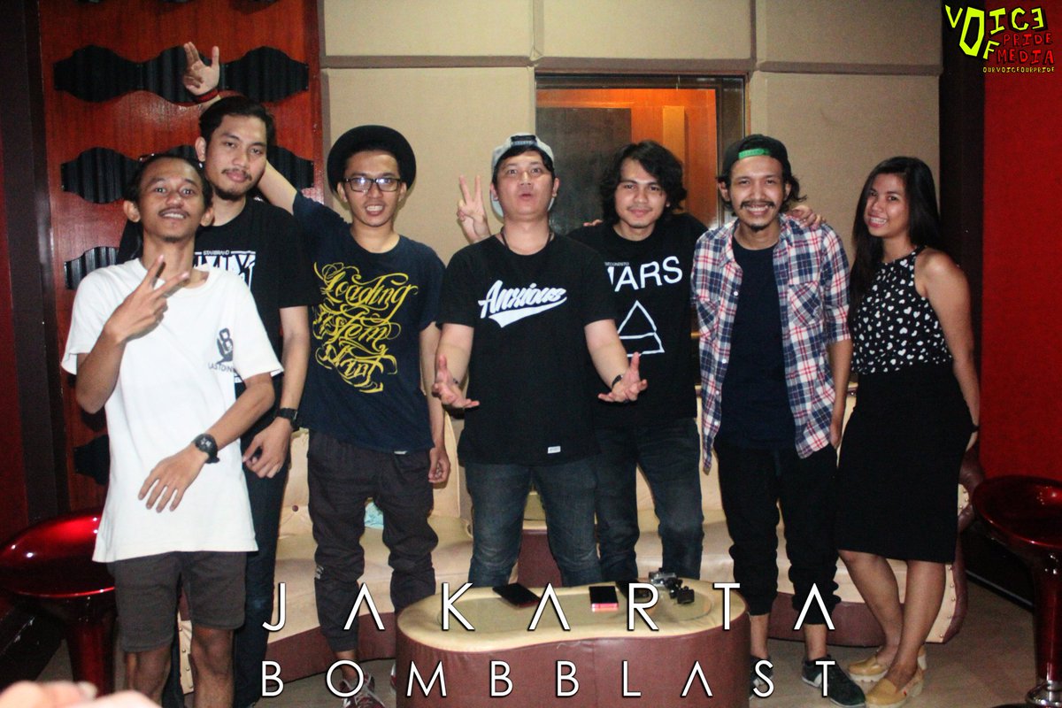 Penampakan host kita <a href="/AKILLNGEHE/">A K I L L</a> dan Yolan Behel bersama <a href="/JABLAST/">Jakarta Bomb Blast™</a> untuk tayang di episode 6 stay on voice gengs!