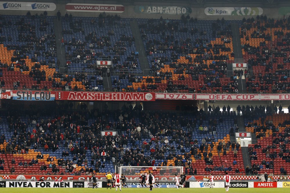 ADSportwereld's tweet photo. Er is niets mis met uw ogen, clubs nemen het gewoon niet zo nauw met toeschouwersaantallen https://t.co/2AamDuRdhO https://t.co/2JgSex2LBo