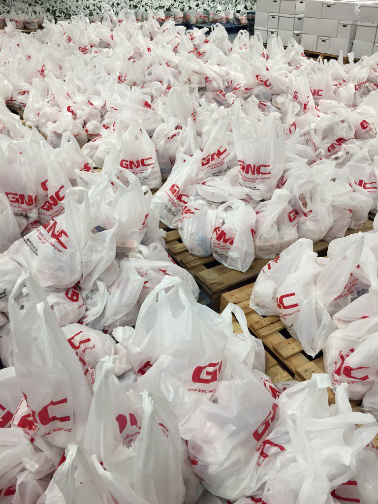 StevieBottrill's tweet photo. Awash in a sea of bags and boxes ready for the big #chickendinnerrun #CDOJ @UrbanOutreachUK https://t.co/e83Q29rsA2