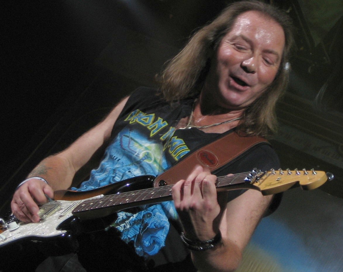 Happy 59th birthday to DAVE MURRAY of the IRON MAIDEN!  
