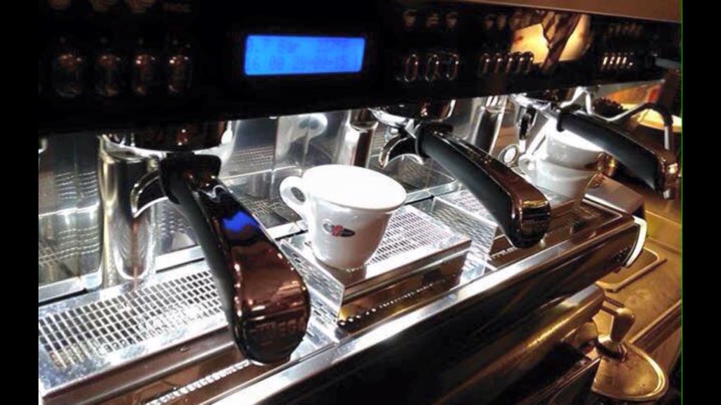 Espressoinitaly's tweet photo. #miscelamasini #espresso #italiano #champion #2015 #greece #coffee #cappuccino #latteart https://t.co/uE1fIwTEVa