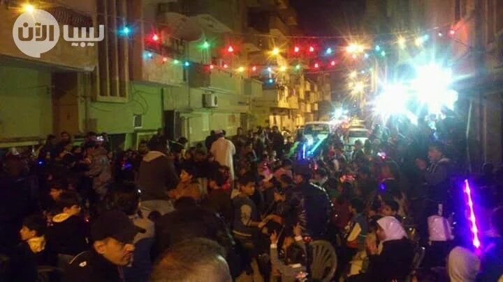 Bengphob's tweet photo. إحتفالات مساء أمس في #بنغازي في ذكرى المولد النبوي الشريف. ❤ https://t.co/cDKpG9Bi4J