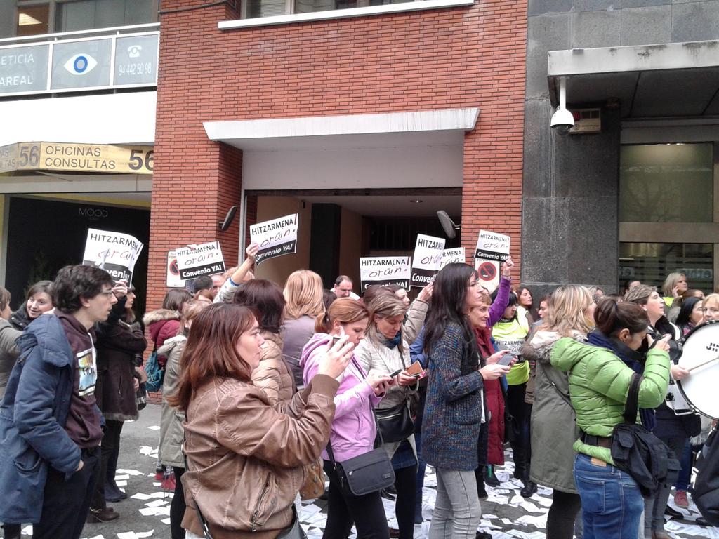 LABsindikatua's tweet photo. 75% de seguimiento de las 2 primeras horas de paro en el comercio de alimentación de Bizkaia #merkataritzaborrokan https://t.co/RutIAdIKU0