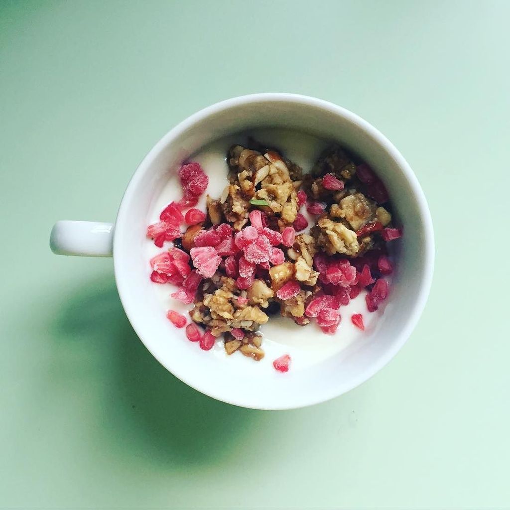 Wonderlusting_'s tweet photo. Granola, frozen raspberries and @coyo_uk #breakfast #vegan #wonderlustingkitchen #coconuty… https://t.co/GSyF0oPlSt https://t.co/4VVTzZ1uFE