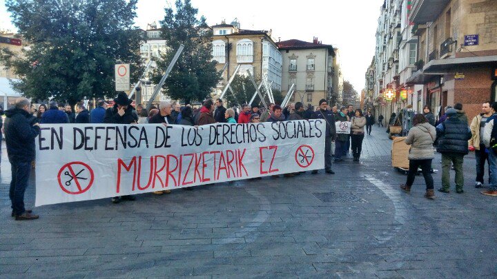 LABsindikatua's tweet photo. RT @LABGasteiz: En defensa de los derechos sociales
MURRIZKETARIK EZ!!!
Kontzentrazioa Gasteizen https://t.co/V9Pq8kUHZJ