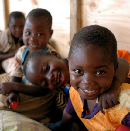UNICEFnl's tweet photo. 2015: Ons werk voor kinderen in 12 foto's: https://t.co/QN7KPrxrHm https://t.co/e96iXEhLFB