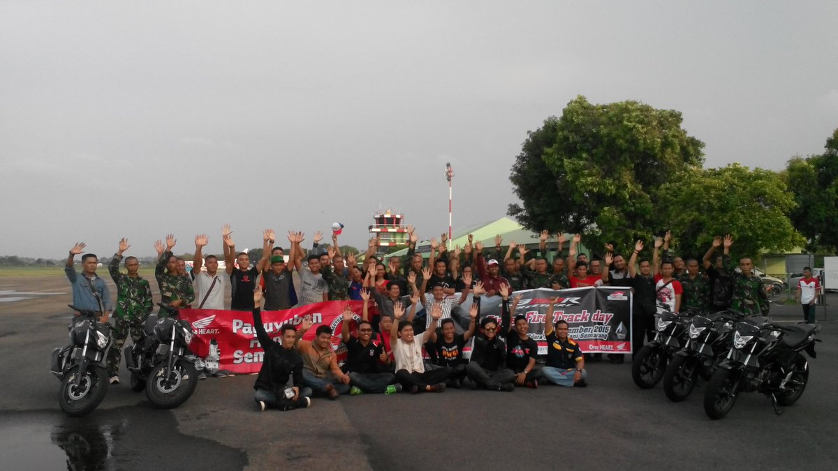 Paguyuban Honda Semarang, Penerbad, &amp; team Safety Riding Astra Motor dalam StreetFire TrackDay di lap terbang A.Yani